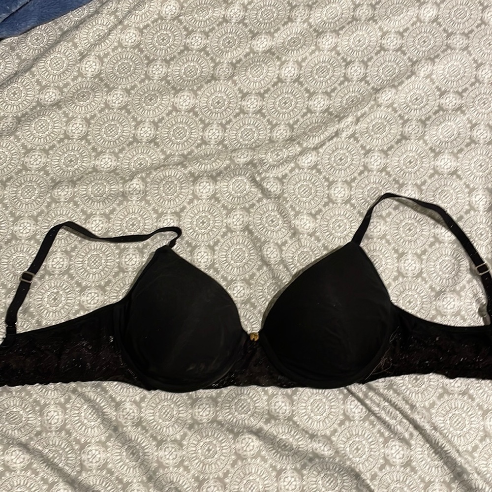 Black bra with lace detailing from Nordstrom size 34B
